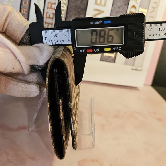 👜Fendi Zucchino Canvas & Leather Vintage Wallet in Continental Brown & Beige - Picture 13 of 15